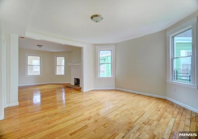 4th image of 1035 Hunterdon St, Newark, NJ 07112 | MLS# 26019274