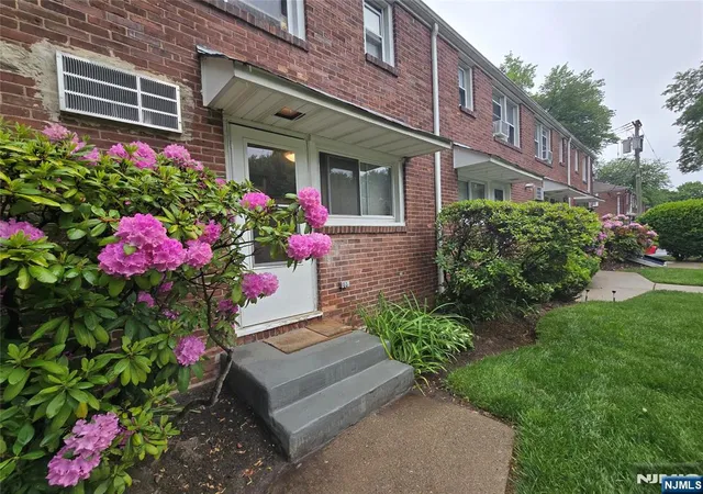 Homes for sale in Englewood, NJ | 230 Lafayette Pl, Englewood, NJ 07631