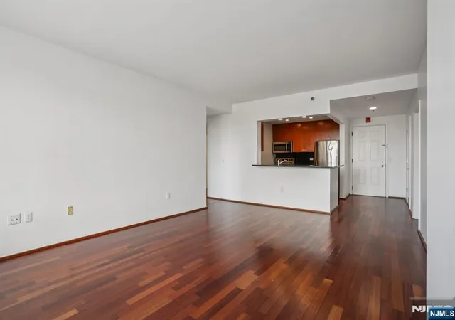 2nd image of 3110 City City Pl, Edgewater, NJ 07020 | MLS# 26019317