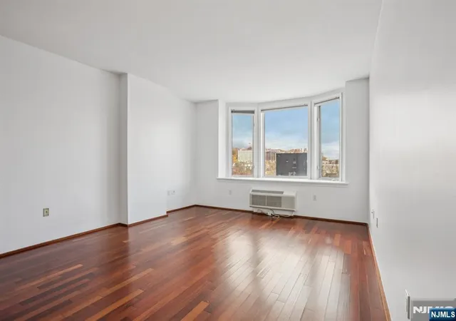 Photo 4 of Condo for sale at 3110 City City Pl, Edgewater, NJ 07020 | MLS# 26019317 | Listing updated on 2026-10-08