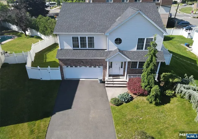 Homes for sale in Fair Lawn, NJ | 6 Lamring Dr, Fair Lawn, NJ 07410 | MLS# 26019345