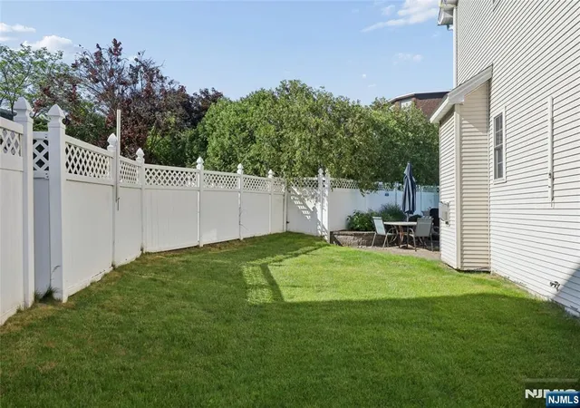 Homes for sale in Fair Lawn, NJ | 6 Lamring Dr, Fair Lawn, NJ 07410 | MLS# 26019345