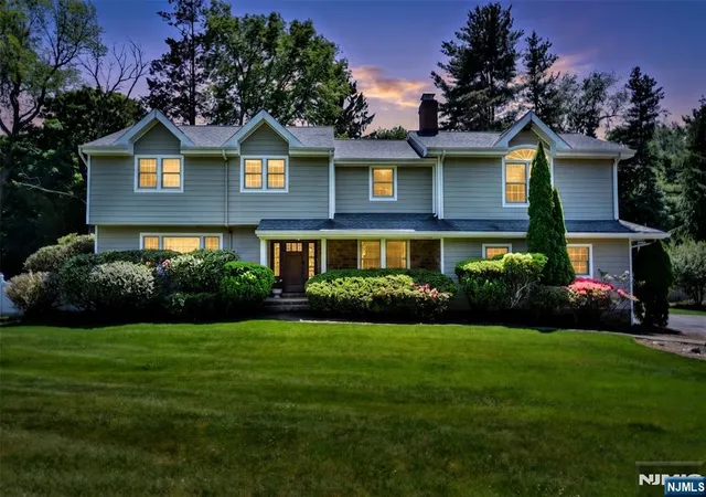 Homes for sale in Woodcliff Lake, NJ | 3 Avon Pl, Woodcliff Lake, NJ 07677 | MLS# 26019363