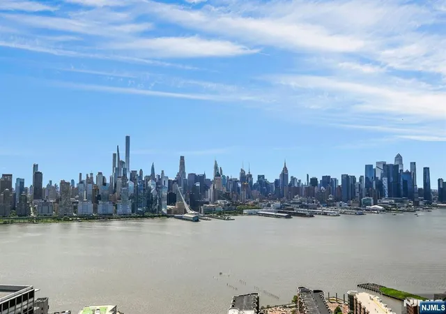 Homes for sale in West New York, NJ | 6040 Boulevard East #31E, West New York, NJ 07093 | MLS# 26019380
