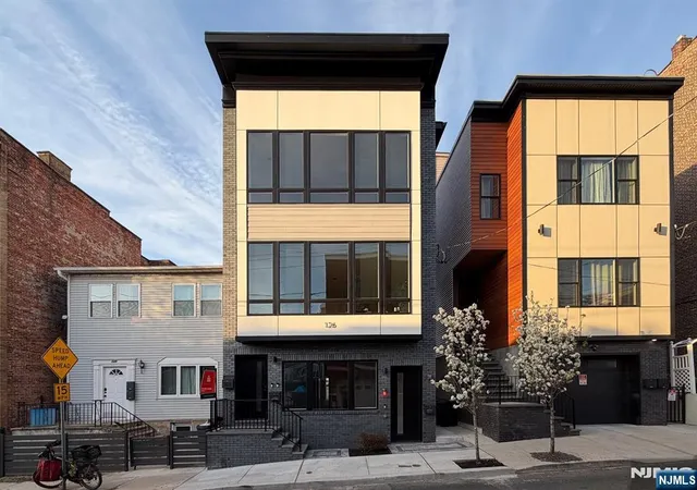 Homes for sale in Jersey City, NJ | 126 De Kalb Avenue, Jersey City, NJ 07306 | Houzeo