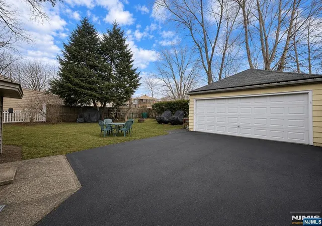 Homes for sale in Elmwood Park, NJ | 189 Martha Ave, Elmwood Park, NJ 07407 | MLS# 26019447