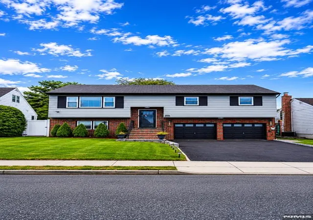 Photo 2 of Sale Pending at 1576 Julian Ter, Union, NJ 07083 | MLS# 26019450 | Listing updated on 2026-08-25