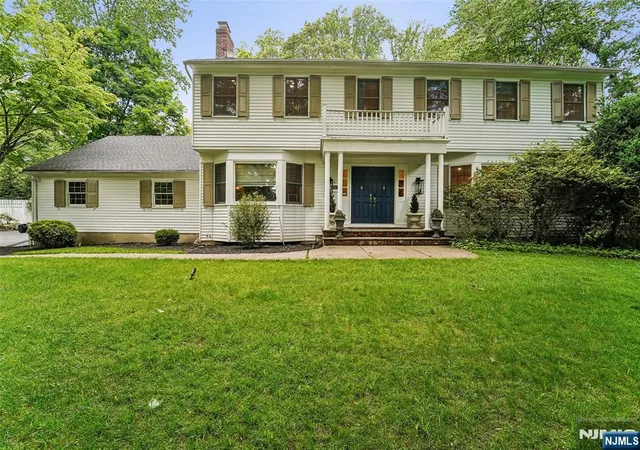 Homes for sale in Upper Saddle River, NJ | 105 Deerhorn Ct, Upper Saddle River, NJ 07458 | MLS# 26019470