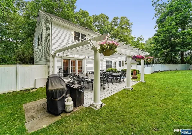 Homes for sale in Upper Saddle River, NJ | 105 Deerhorn Ct, Upper Saddle River, NJ 07458 | MLS# 26019470