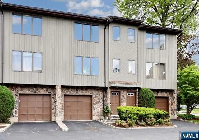 Photo 2 of Townhouse for sale at 290 Hamilton Pl #4, Hackensack, NJ 07601 | MLS# 26019486 | Listing updated on 2026-06-26