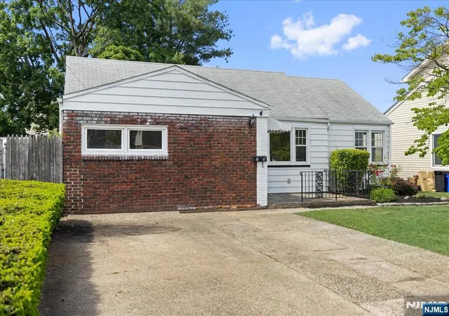 5th image of 29 Graham Ter, Saddle Brook, NJ 07663 | MLS# 26019502