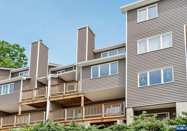 2nd image of 304 Heights Dr #3, Haledon, NJ 07508 | MLS# 26019554