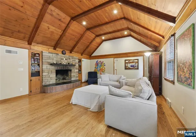 Photo 4 of Sale Pending at 1271 Alicia Ave, Teaneck, NJ 07666 | MLS# 26019610 | Listing updated on 2026-07-20