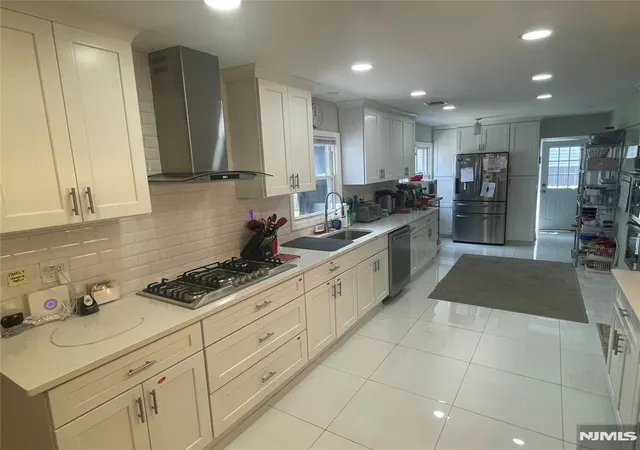 Photo 4 of Sale Pending at 701 Sunderland Rd, Teaneck, NJ 07666 | MLS# 26019617 | Listing updated on 2026-06-18