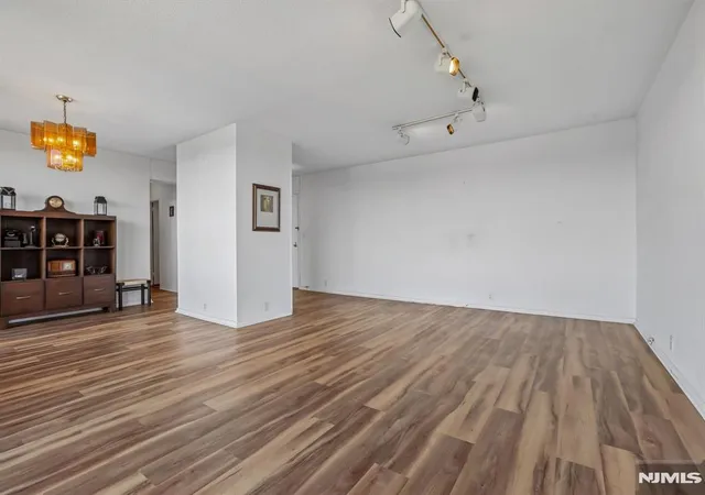 4th image of 3 Horizon Rd #1021, Fort Lee, NJ 07024 | MLS# 26019639