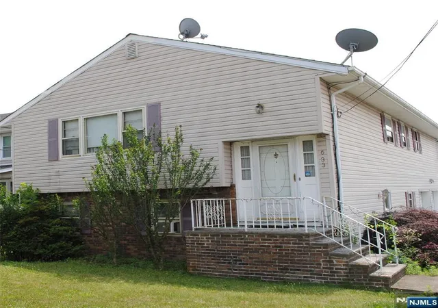 Homes for sale in Totowa, NJ | 633 Totowa Rd, Totowa, NJ 07512 | MLS# 26019648