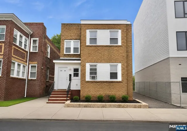 Homes for sale in Newark, NJ | 395 S 15th St, Newark, NJ 07103 | MLS# 26019702