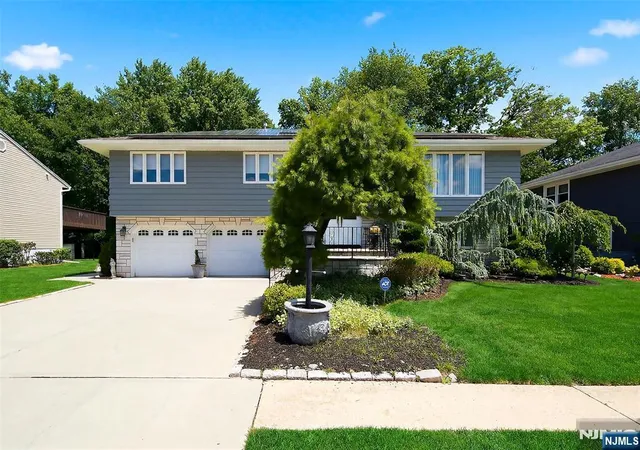3rd image of 8 Mariani Dr, Little Ferry, NJ 07643 | MLS# 26019708