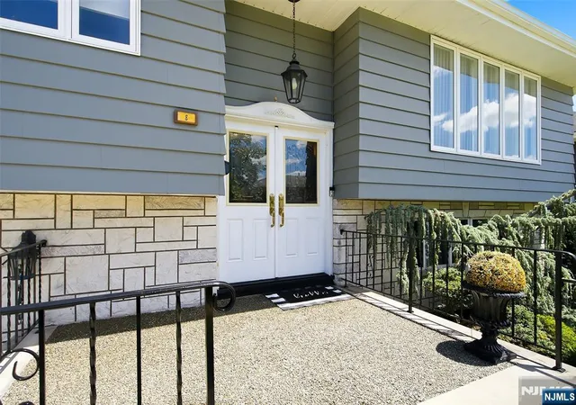 4th image of 8 Mariani Dr, Little Ferry, NJ 07643 | MLS# 26019708