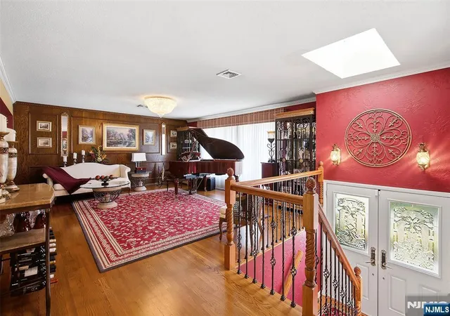 5th image of 8 Mariani Dr, Little Ferry, NJ 07643 | MLS# 26019708