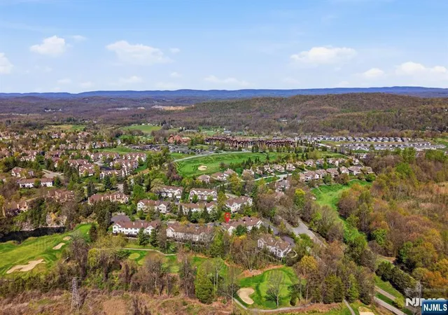 Homes for sale in Hardyston, NJ | 15 Aspen Ct, Hardyston, NJ 07419 | MLS# 26019752