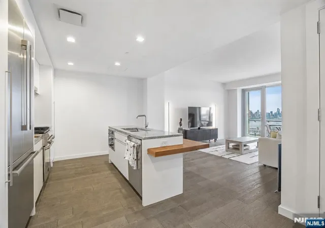 2nd image of 320 Adolphus Ave #911, Cliffside Park, NJ 07010 | MLS# 26019767