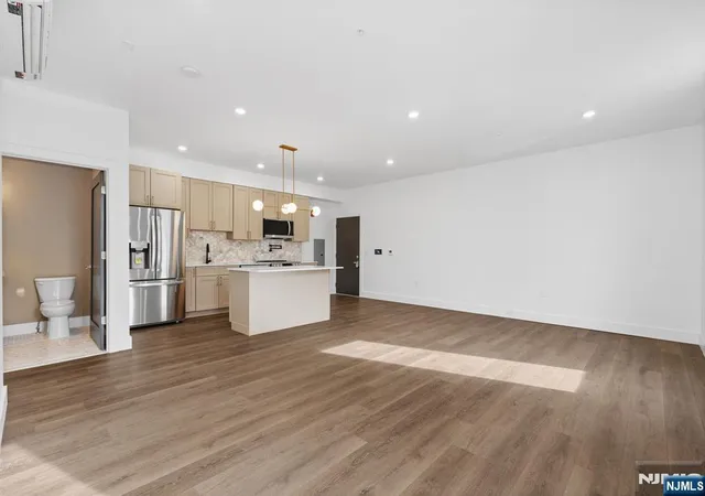 Homes for sale in Newark, NJ | 21 Lincoln Park #100, Newark, NJ 07102 | MLS# 26019771