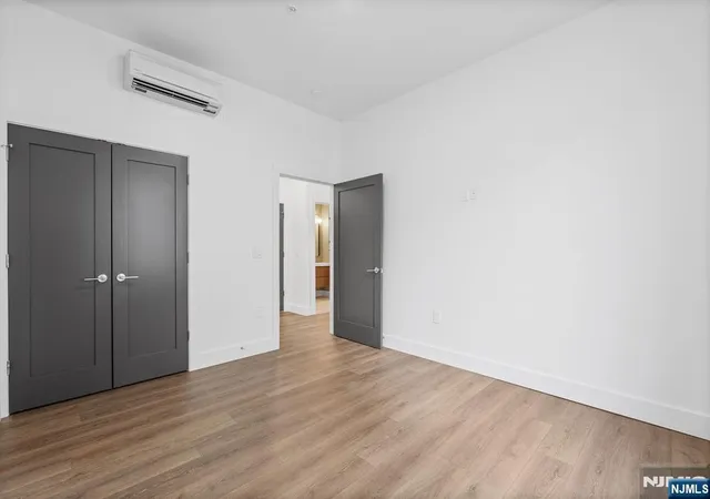 4th image of 21 Lincoln Park #203, Newark, NJ 07102 | MLS# 26019778