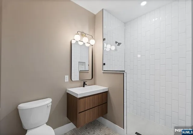 5th image of 21 Lincoln Park #203, Newark, NJ 07102 | MLS# 26019778