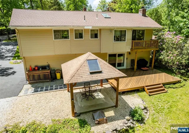 Photo 3 of Sale Pending at 98 Gould Rd, Newfoundland, NJ 07435 | MLS# 26019785 | Listing updated on 2026-09-10