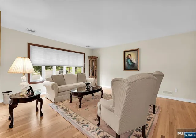 4th image of 23 Ridge Ct, Cedar Grove, NJ 07009 | MLS# 26019804