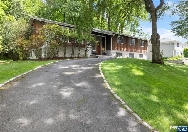 3rd image of 401 Cumberland St, Englewood, NJ 07631 | MLS# 26019829