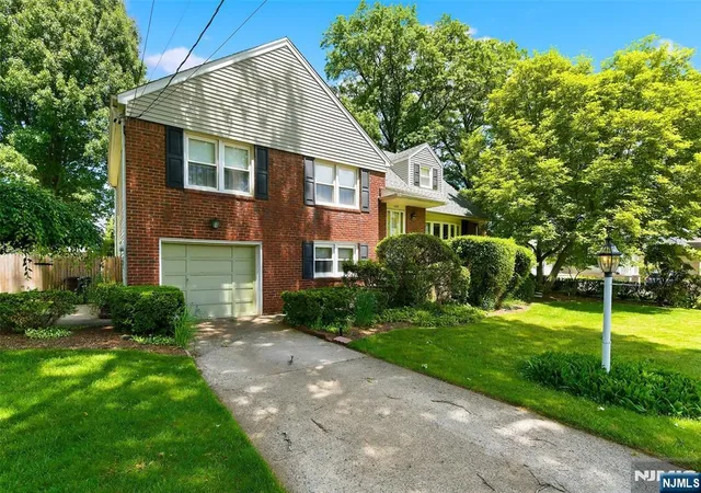 Homes for sale in Teaneck, NJ | 169 Hamilton Rd, Teaneck, NJ 07666 | MLS# 26019885