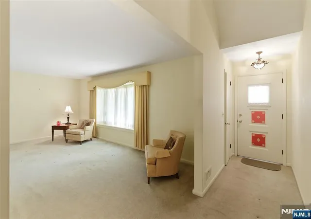 Homes for sale in Teaneck, NJ | 169 Hamilton Rd, Teaneck, NJ 07666 | MLS# 26019885
