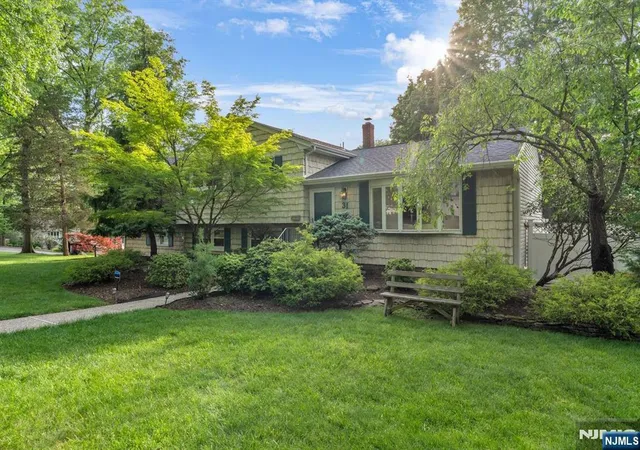 Photo 1 of Sale Pending at 31 Monhegan Ave, Wayne, NJ 07470 | MLS# 26019895 | Listing updated on 2026-07-08