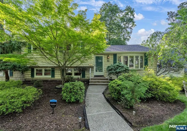 Photo 2 of Sale Pending at 31 Monhegan Ave, Wayne, NJ 07470 | MLS# 26019895 | Listing updated on 2026-07-08