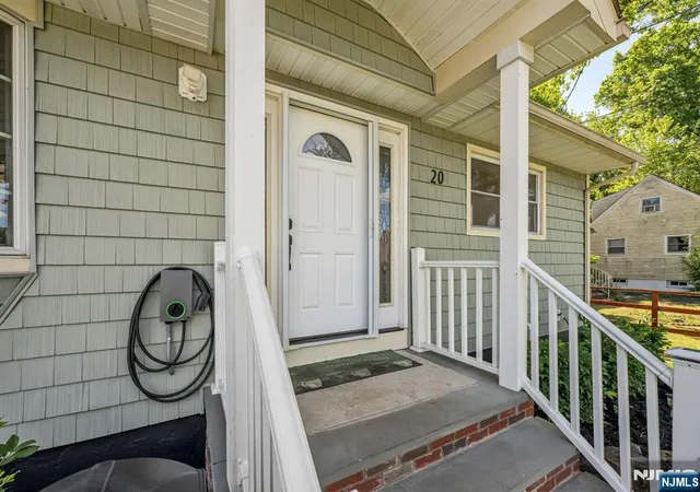 Homes for sale in Little Falls, NJ | 20 Riverview Cir, Little Falls, NJ 07424 | MLS# 26019910
