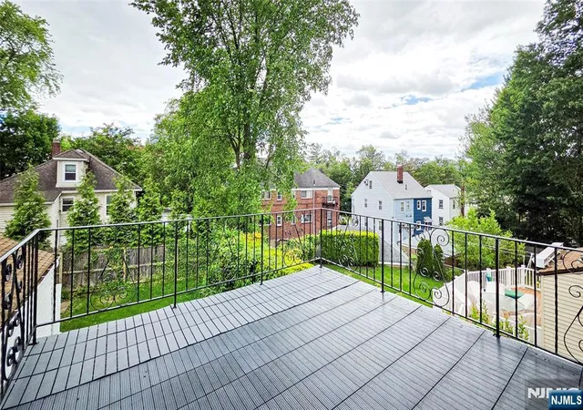 Homes for sale in Teaneck, NJ | 564 Maple Ave, Teaneck, NJ 07666 | MLS# 26019926