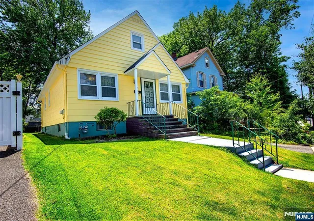 Homes for sale in Dumont, NJ | 53 Sunnyside Ave, Dumont, NJ 07628 | MLS# 26019931