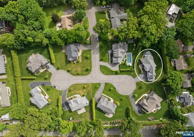39th image of 2 Weimer Ct, Allendale, NJ 07401 | MLS# 26019934
