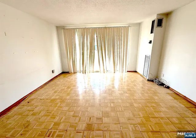 Photo 3 of House for sale at 555 North Ave #7K, Fort Lee, NJ 07024 | MLS# 26019938 | Listing updated on 2026-09-29