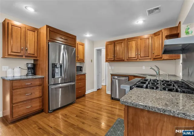 4th image of 15 High Mountain Rd, Oakland, NJ 07436 | MLS# 26019960