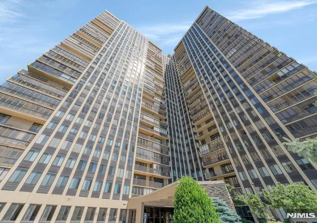 Homes for sale in Cliffside Park, NJ | 200 Winston Dr #106, Cliffside Park, NJ 07010 | MLS# 26019962