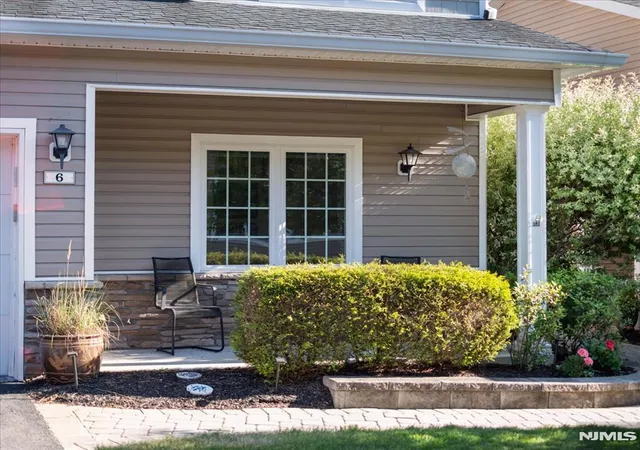 Photo 2 of Condo for sale at 6 Westminster Wy, Pomona, NY 10970 | MLS# 26019968 | Listing updated on 2026-06-17
