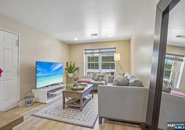 3rd image of 272-276 Walnut #6D, Newark, NJ 07105 | MLS# 26020017