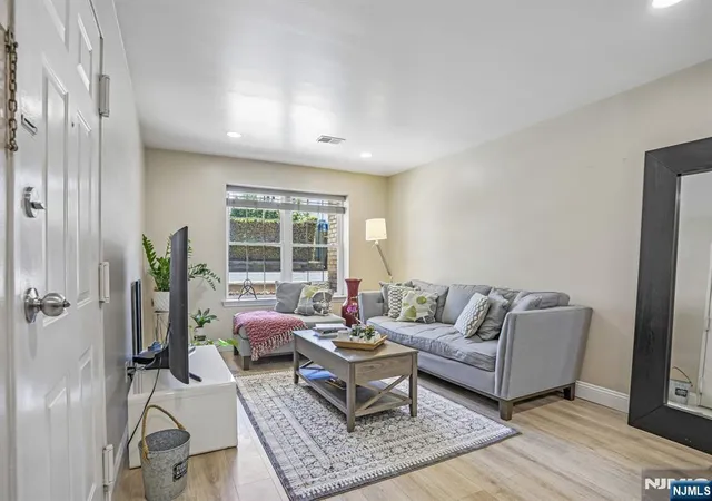 5th image of 272-276 Walnut #6D, Newark, NJ 07105 | MLS# 26020017