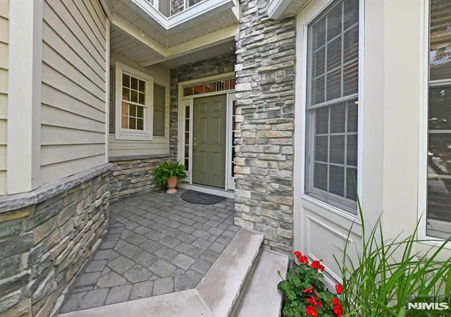 Homes for sale in Upper Saddle River, NJ | 3 Schindler Ct, Upper Saddle River, NJ 07458 | MLS# 26020021