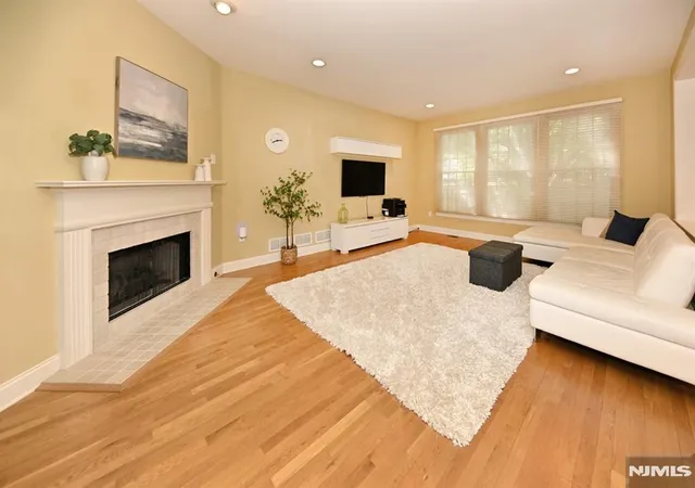Homes for sale in Upper Saddle River, NJ | 3 Schindler Ct, Upper Saddle River, NJ 07458 | MLS# 26020021
