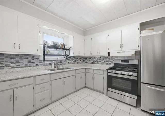 5th image of 13-15 May St, Newark, NJ 07104 | MLS# 26020027
