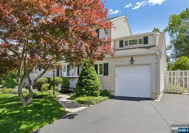 Homes for sale in New Milford, NJ | 320 Jordan Rd, New Milford, NJ 07646 | MLS# 26020061